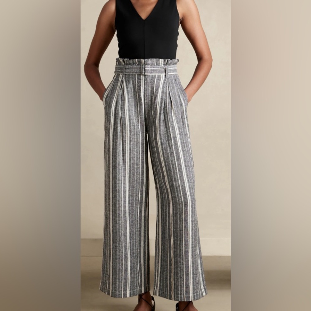 NWOT Pants Banana Republic Black & white stripe linen rayon paperbag waist, 18P